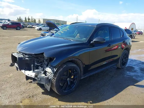 ZASFAKNN8J7C04486 2018 ALFA ROMEO STELVIO - Image 2