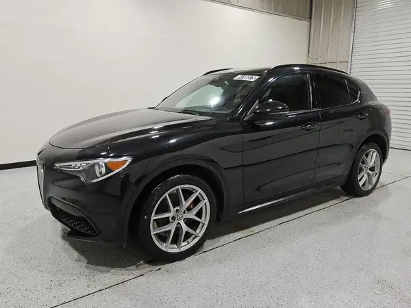 ZASFAKNN8J7C17660 2018 ALFA ROMEO STELVIO
