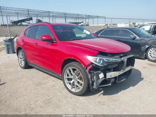 ZASFAKNN9J7B65021 2018 ALFA ROMEO STELVIO - Image 1