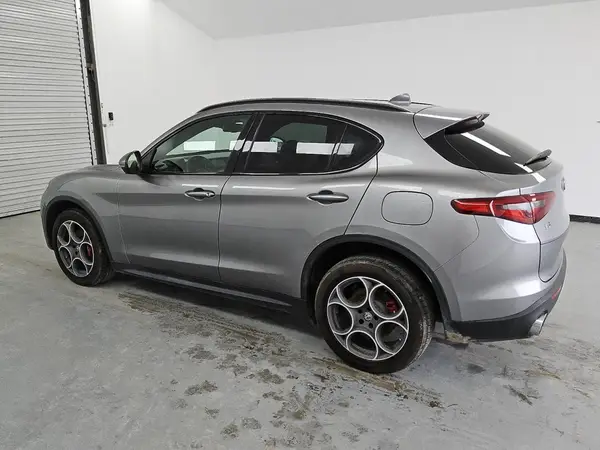 ZASFAKNN9J7B73006 2018 ALFA ROMEO STELVIO - Image 2