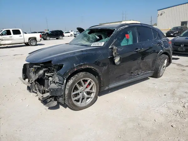 ZASFAKNN9J7B74334 2018 ALFA ROMEO STELVIO - Image 1