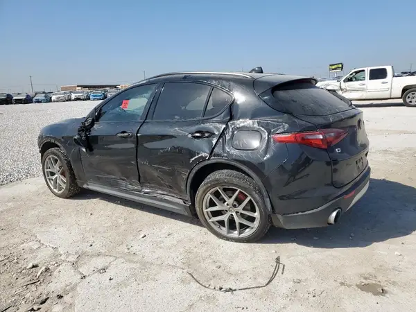 ZASFAKNN9J7B74334 2018 ALFA ROMEO STELVIO - Image 2