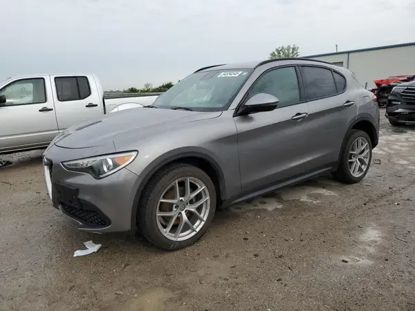 ZASFAKNN9J7B82062 2018 ALFA ROMEO STELVIO - Image 1