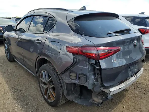 ZASFAKNN9J7B93241 2018 ALFA ROMEO STELVIO - Image 2