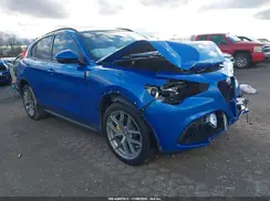 ZASFAKNN9J7B96639 2018 ALFA ROMEO STELVIO