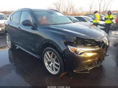ZASFAKNN9J7C01712 2018 ALFA ROMEO STELVIO