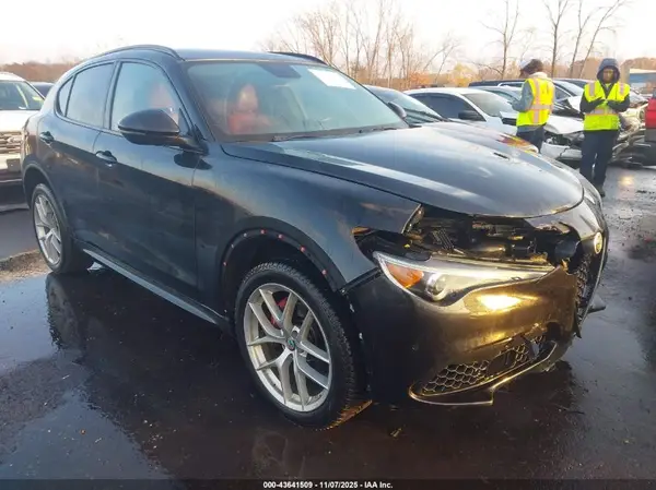 ZASFAKNN9J7C01712 2018 ALFA ROMEO STELVIO
