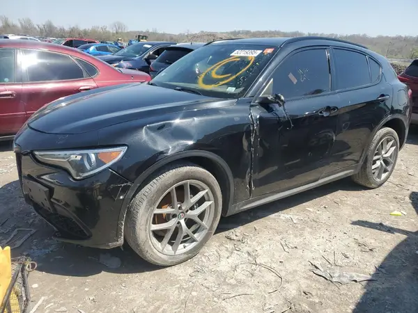 ZASFAKNNXJ7B84760 2018 ALFA ROMEO STELVIO - Image 1