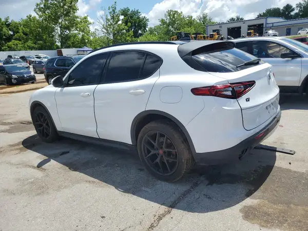 ZASFAKNNXJ7B99355 2018 ALFA ROMEO STELVIO - Image 2