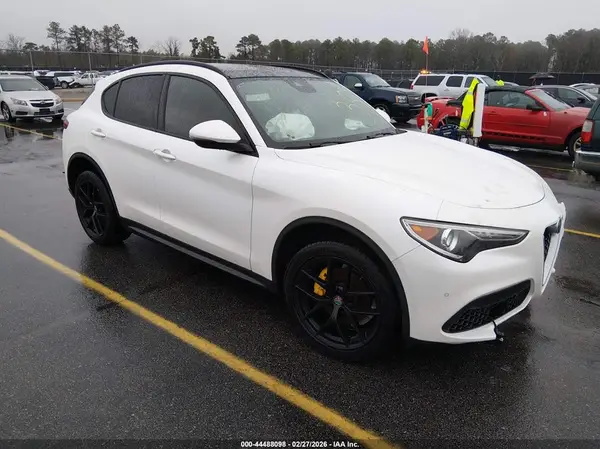 ZASFAKNNXJ7C01461 2018 ALFA ROMEO STELVIO