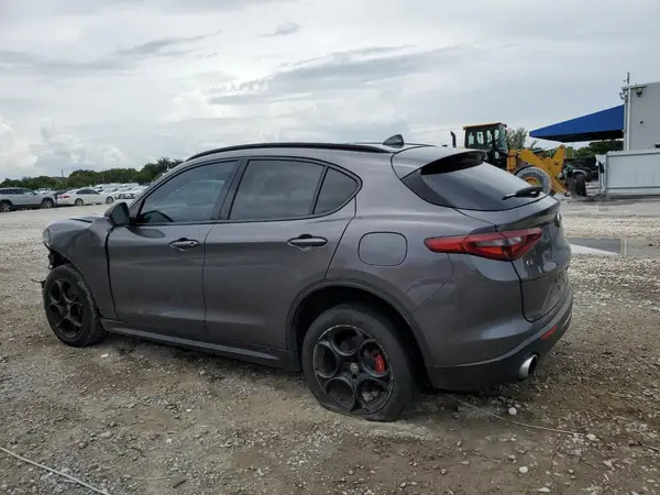 ZASFAKPN0J7B62036 2018 ALFA ROMEO STELVIO - Image 2