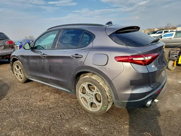 ZASFAKPN0J7B68922 2018 ALFA ROMEO STELVIO - Image 2