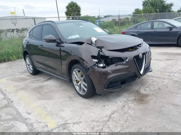 ZASFAKPN0J7B71240 2018 ALFA ROMEO STELVIO - Image 1