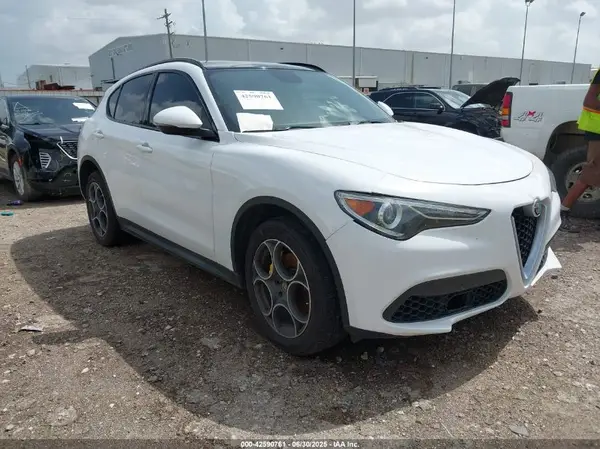 ZASFAKPN0J7B81783 2018 ALFA ROMEO STELVIO - Image 1
