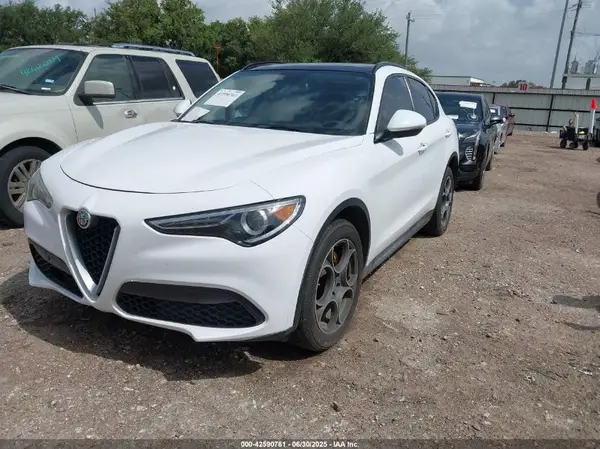 ZASFAKPN0J7B81783 2018 ALFA ROMEO STELVIO - Image 2
