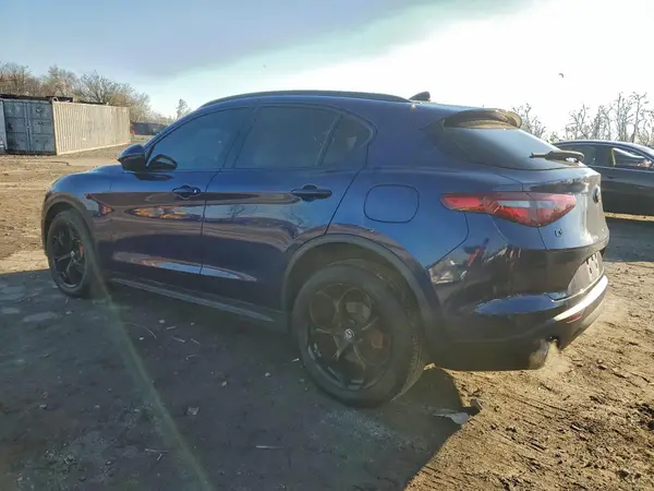 ZASFAKPN0J7B88233 2018 ALFA ROMEO STELVIO - Image 2