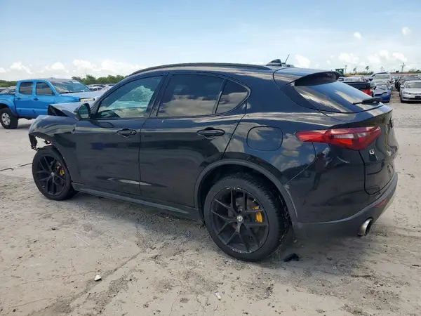 ZASFAKPN0J7B89768 2018 ALFA ROMEO STELVIO - Image 2