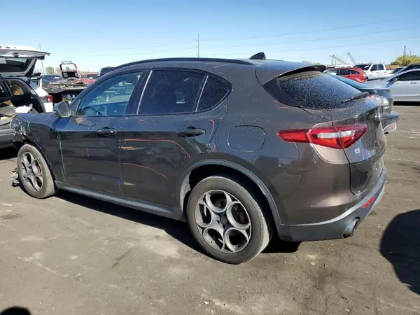 ZASFAKPN0J7B92492 2018 ALFA ROMEO STELVIO - Image 2