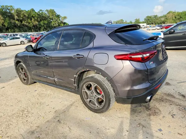 ZASFAKPN1J7B73210 2018 ALFA ROMEO STELVIO - Image 2