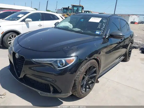 ZASFAKPN1J7B82358 2018 ALFA ROMEO STELVIO - Image 2