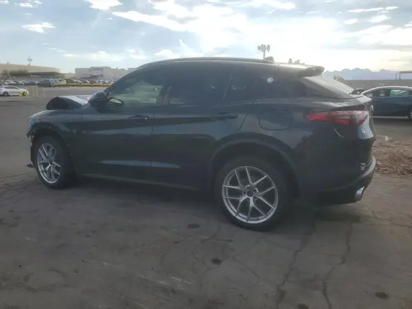 ZASFAKPN1J7B83185 2018 ALFA ROMEO STELVIO - Image 2