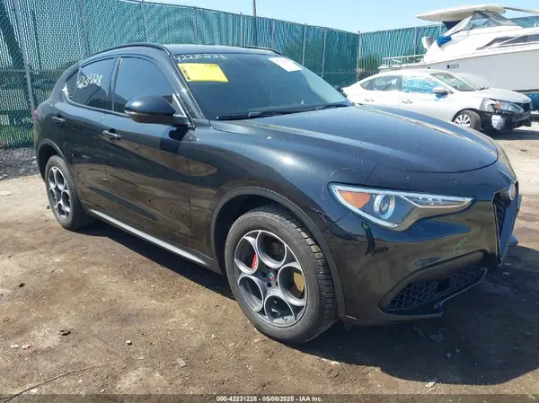 ZASFAKPN1J7B87334 2018 ALFA ROMEO STELVIO - Image 1