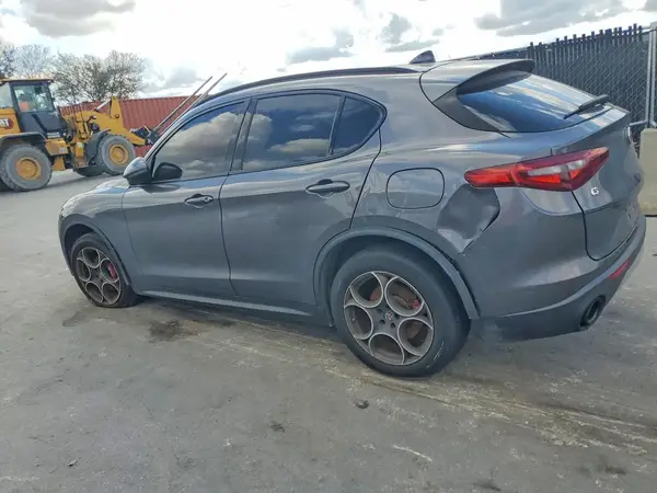 ZASFAKPN1J7B88869 2018 ALFA ROMEO STELVIO - Image 2