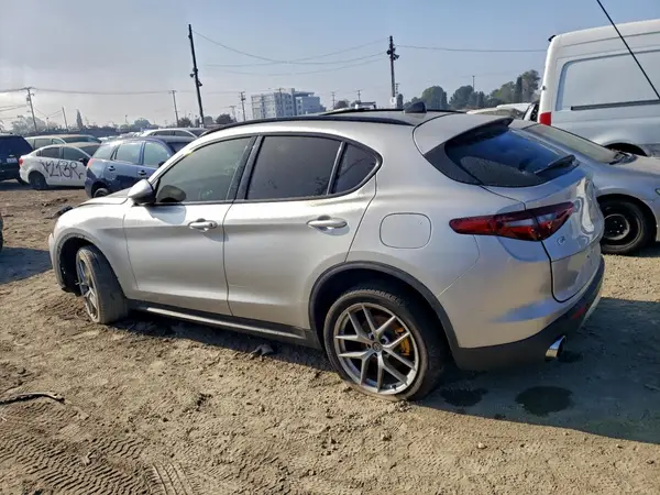ZASFAKPN1J7B89780 2018 ALFA ROMEO STELVIO - Image 2