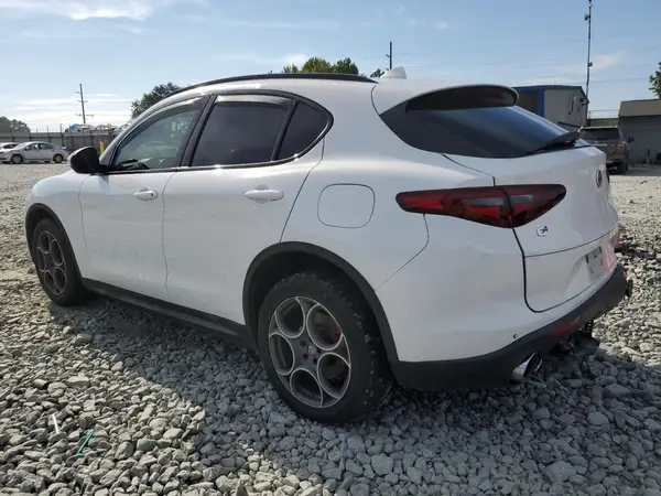ZASFAKPN1J7C17402 2018 ALFA ROMEO STELVIO - Image 2
