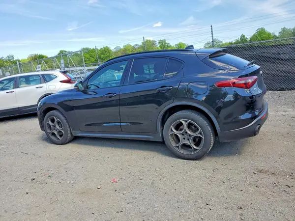 ZASFAKPN2J7B63494 2018 ALFA ROMEO STELVIO - Image 2