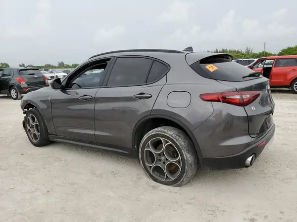 ZASFAKPN2J7B68386 2018 ALFA ROMEO STELVIO - Image 2