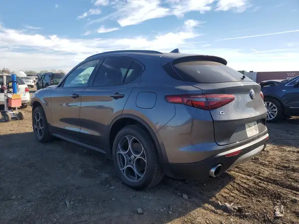 ZASFAKPN2J7B78092 2018 ALFA ROMEO STELVIO - Image 2