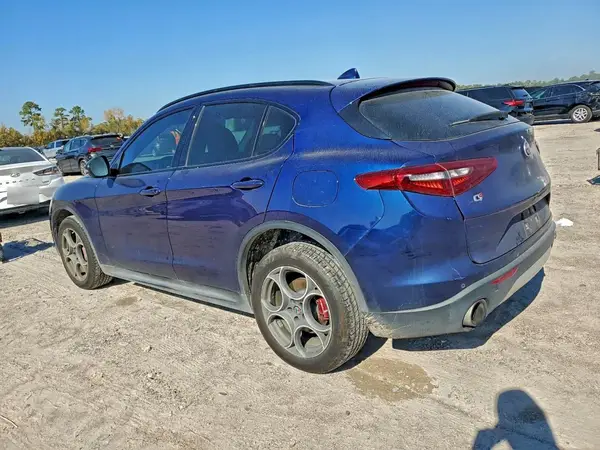 ZASFAKPN2J7B83003 2018 ALFA ROMEO STELVIO - Image 2