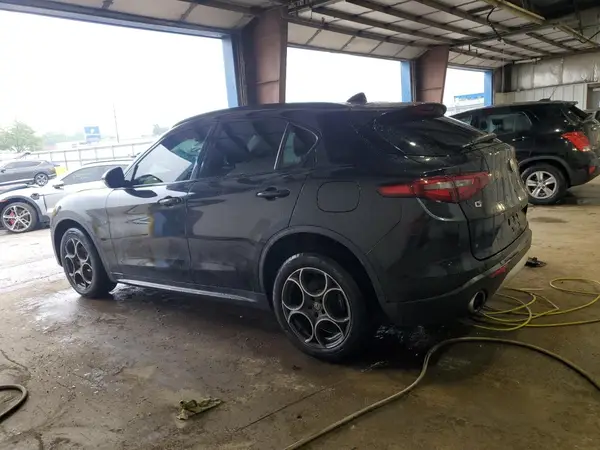 ZASFAKPN3J7B69725 2018 ALFA ROMEO STELVIO - Image 2