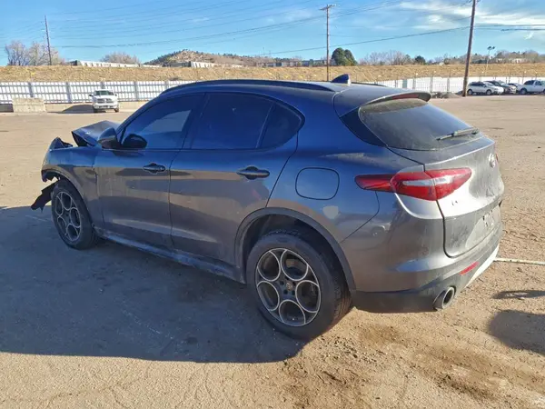 ZASFAKPN3J7B74665 2018 ALFA ROMEO STELVIO - Image 2