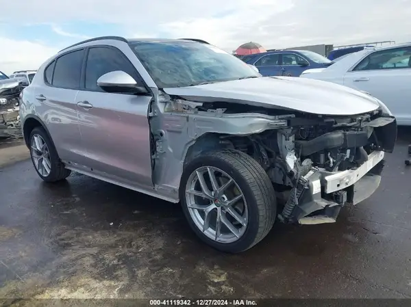 ZASFAKPN3J7B77467 2018 ALFA ROMEO STELVIO - Image 1