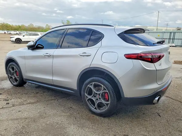 ZASFAKPN3J7B89067 2018 ALFA ROMEO STELVIO - Image 2