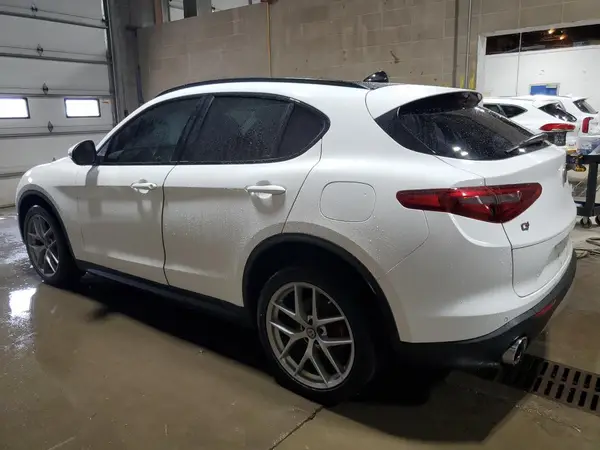 ZASFAKPN3J7B94060 2018 ALFA ROMEO STELVIO - Image 2