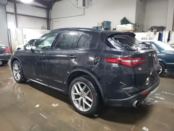ZASFAKPN4J7B58362 2018 ALFA ROMEO STELVIO - Image 2