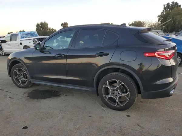 ZASFAKPN4J7B62055 2018 ALFA ROMEO STELVIO - Image 2