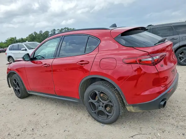 ZASFAKPN4J7B70530 2018 ALFA ROMEO STELVIO - Image 2
