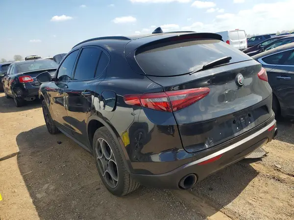 ZASFAKPN4J7B71533 2018 ALFA ROMEO STELVIO - Image 2
