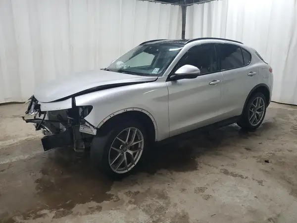 ZASFAKPN4J7B92799 2018 ALFA ROMEO STELVIO - Image 1