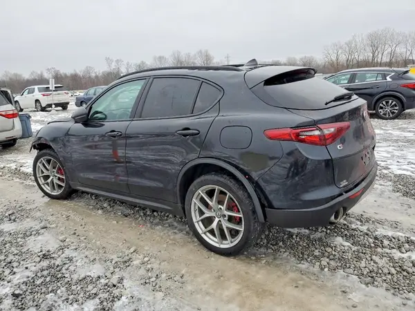 ZASFAKPN4J7B97601 2018 ALFA ROMEO STELVIO - Image 2