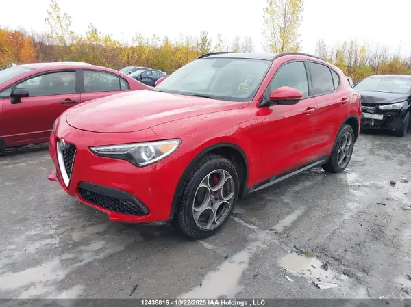 ZASFAKPN4J7C28541 2018 ALFA ROMEO STELVIO - Image 2