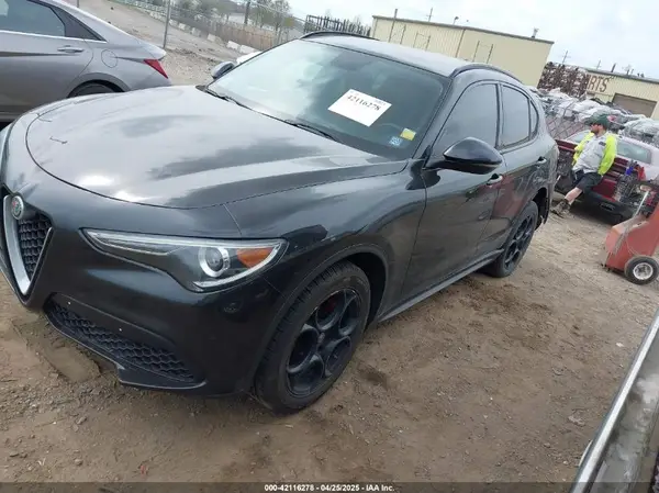 ZASFAKPN5J7B75669 2018 ALFA ROMEO STELVIO - Image 2