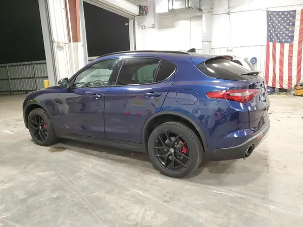 ZASFAKPN5J7B87577 2018 ALFA ROMEO STELVIO - Image 2