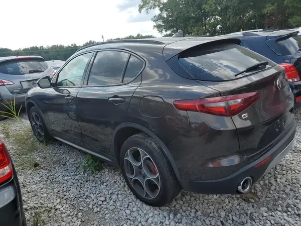 ZASFAKPN5J7B87823 2018 ALFA ROMEO STELVIO - Image 2
