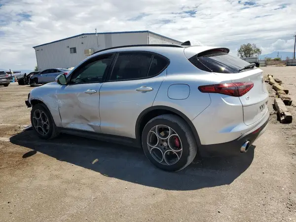 ZASFAKPN5J7B93959 2018 ALFA ROMEO STELVIO - Image 2