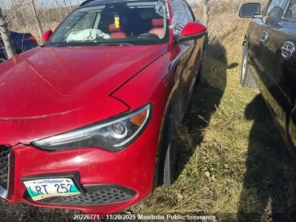 ZASFAKPN5J7B93993 2018 ALFA ROMEO STELVIO - Image 2